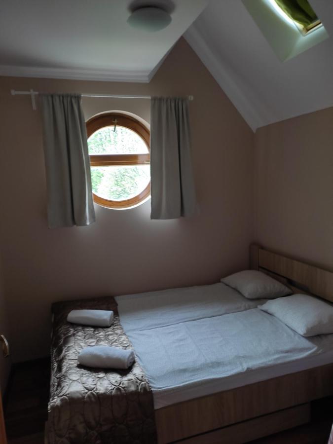 Tiborc Apartman Jula Exterior foto